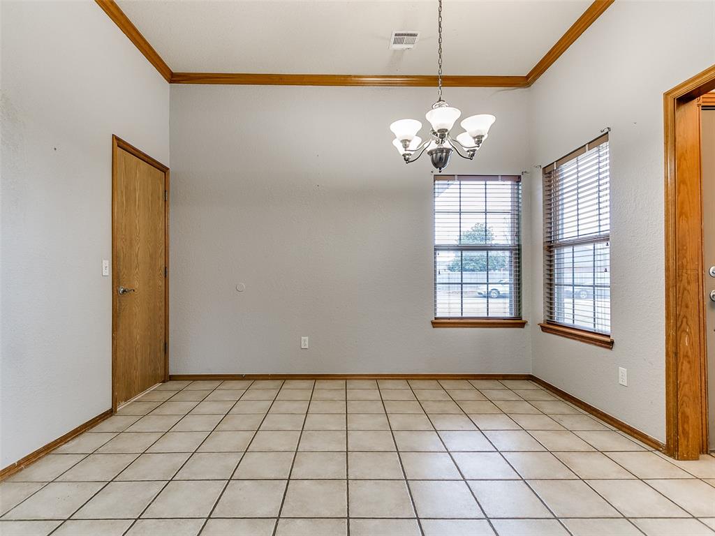 635 W Geronimo Way