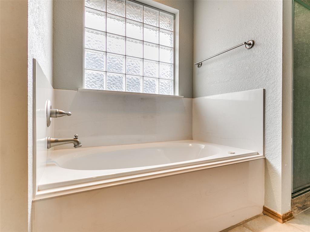 635 W Geronimo Way