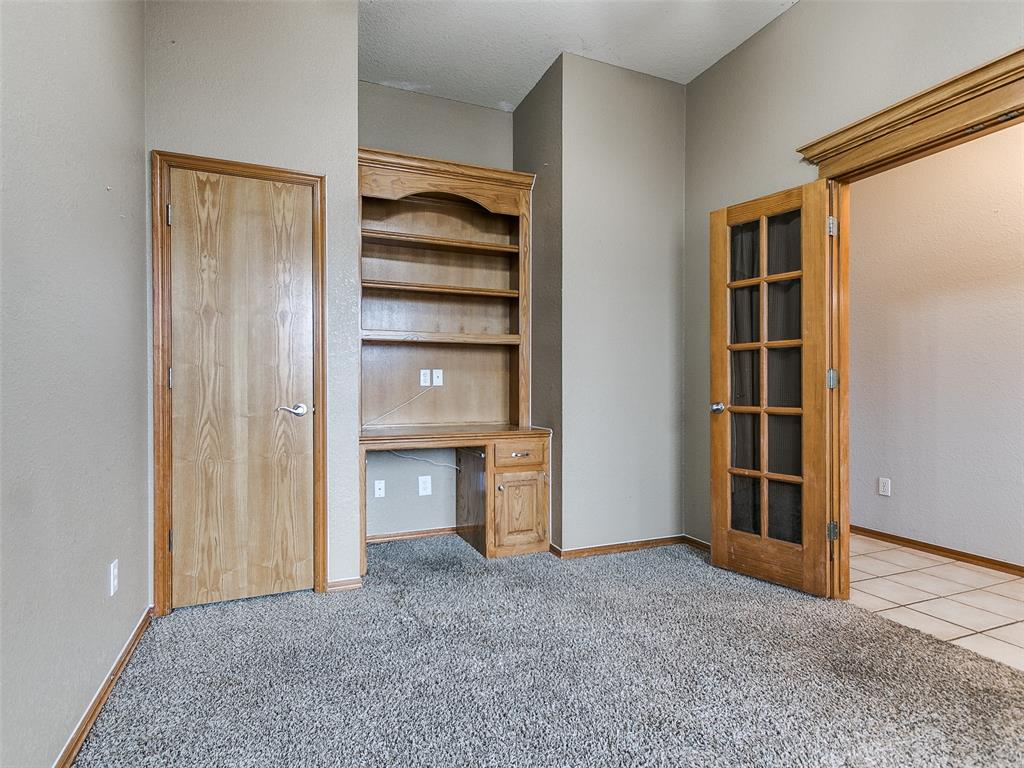 635 W Geronimo Way