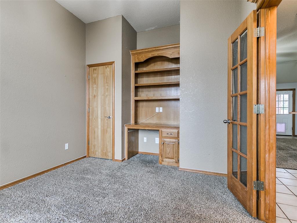 635 W Geronimo Way
