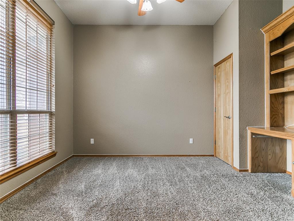 635 W Geronimo Way