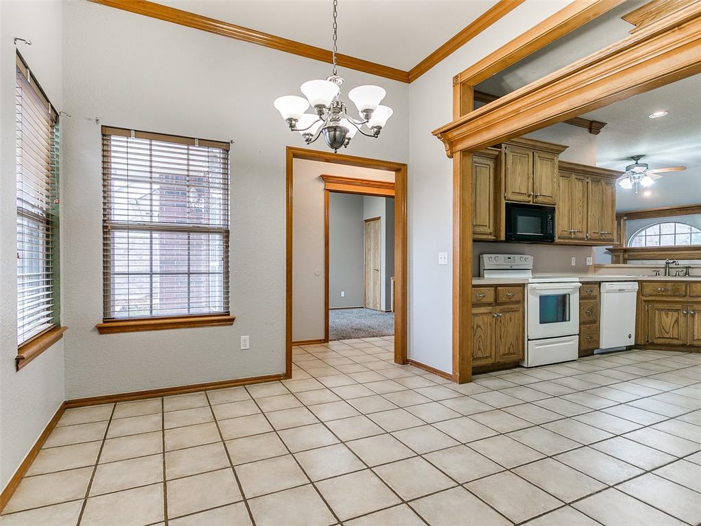 635 W Geronimo Way
