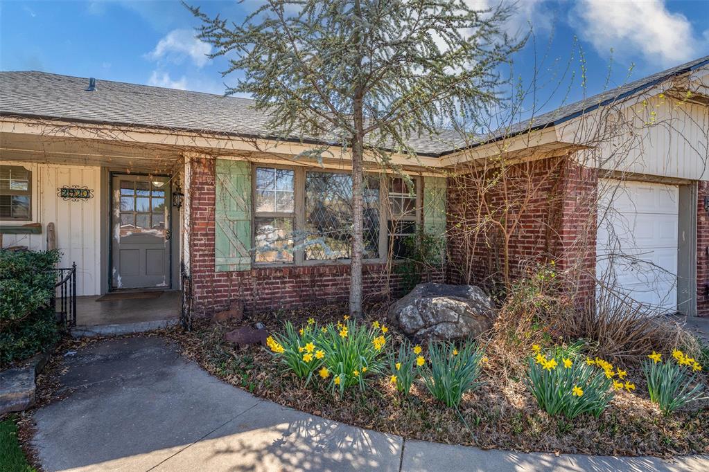 2920 Huntleigh Drive