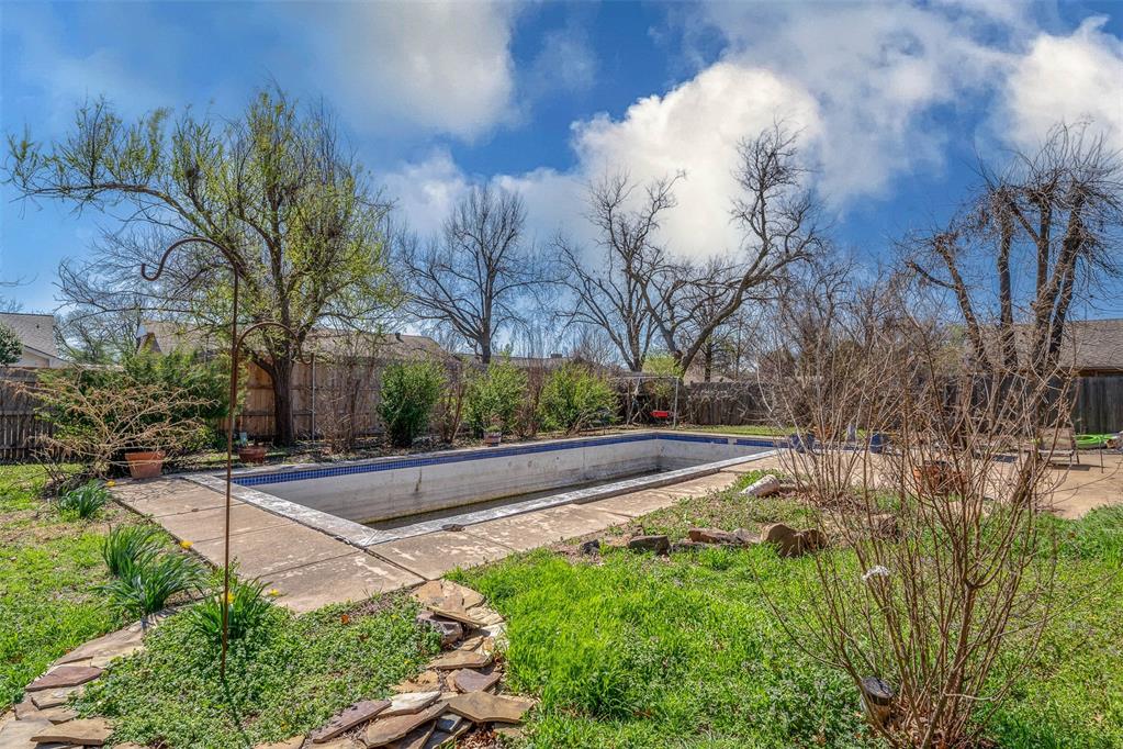 2920 Huntleigh Drive