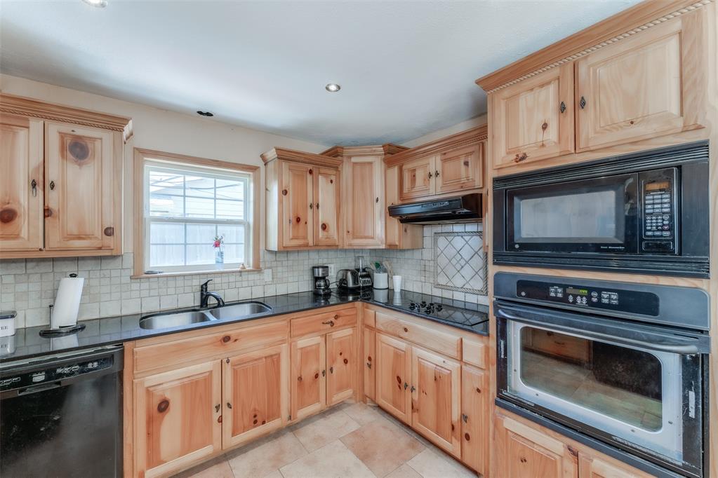 2920 Huntleigh Drive