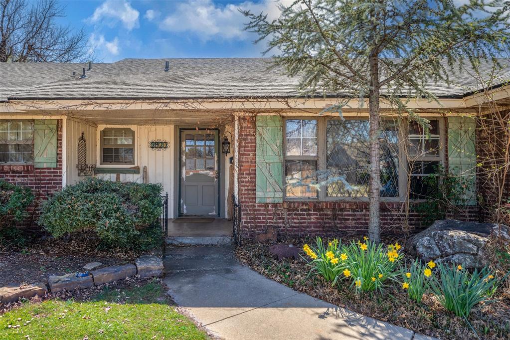 2920 Huntleigh Drive