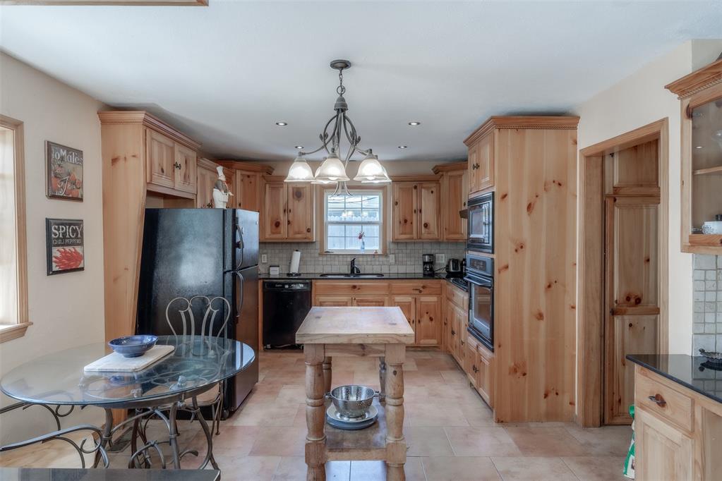 2920 Huntleigh Drive