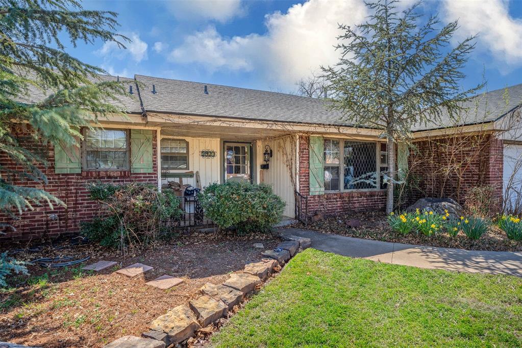 2920 Huntleigh Drive