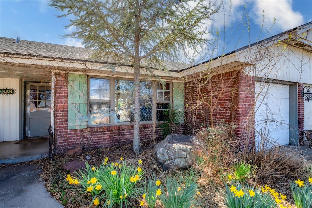 2920 Huntleigh Drive