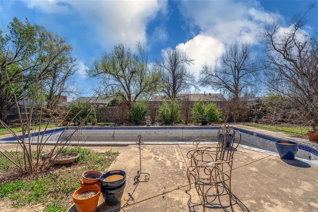 2920 Huntleigh Drive