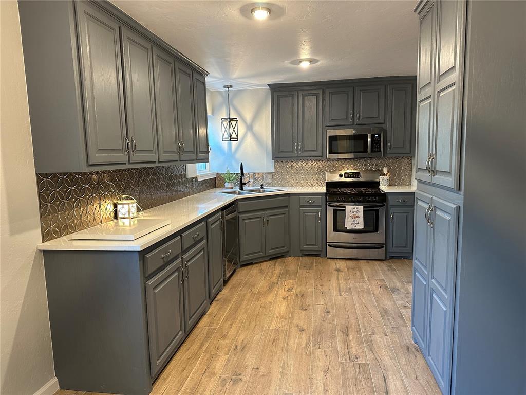 4616 SE 49th Street