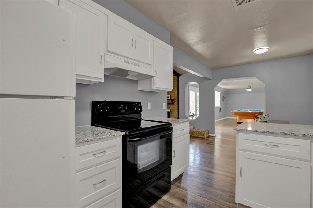 513 S Silver Leaf Drive