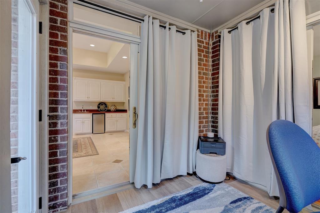 3800 Shadowridge Drive