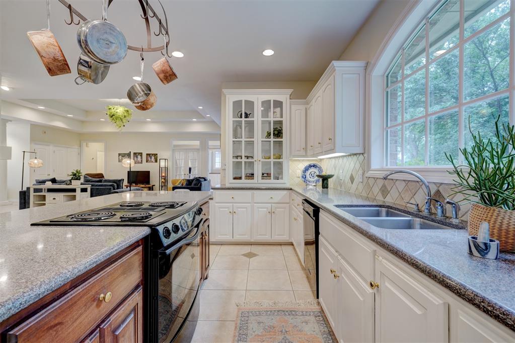 3800 Shadowridge Drive
