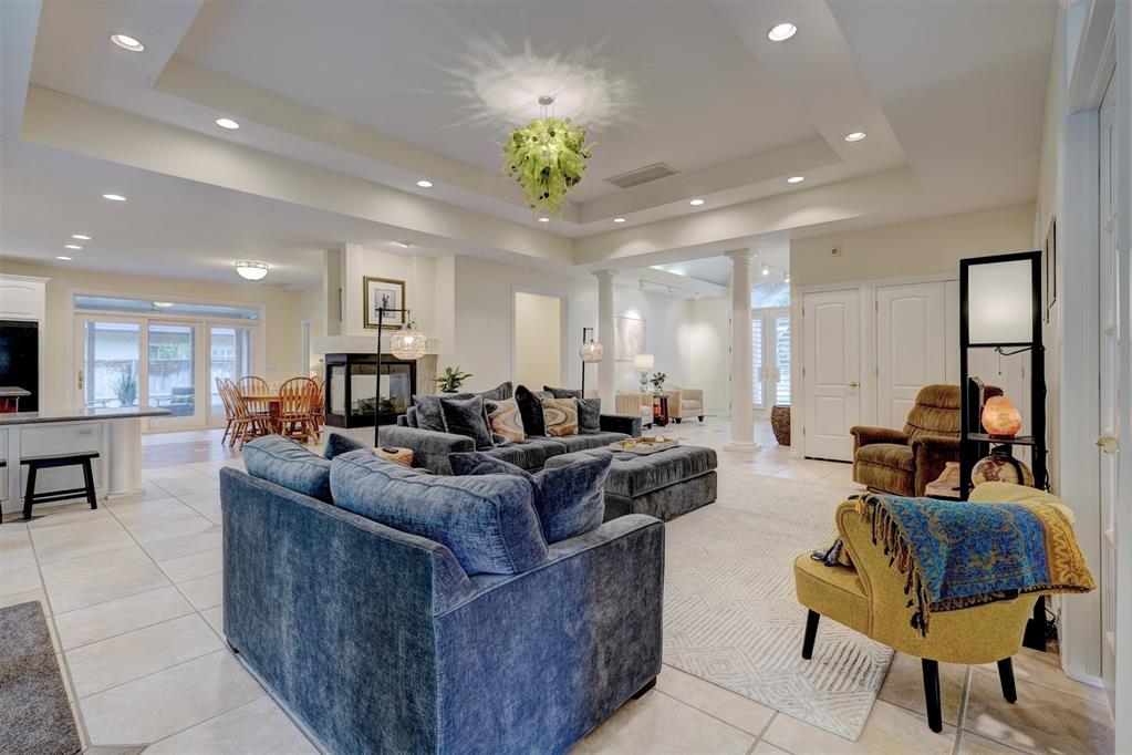 3800 Shadowridge Drive