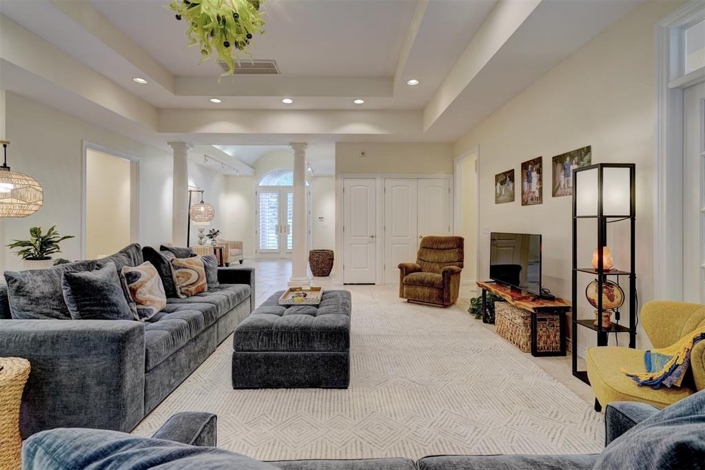 3800 Shadowridge Drive