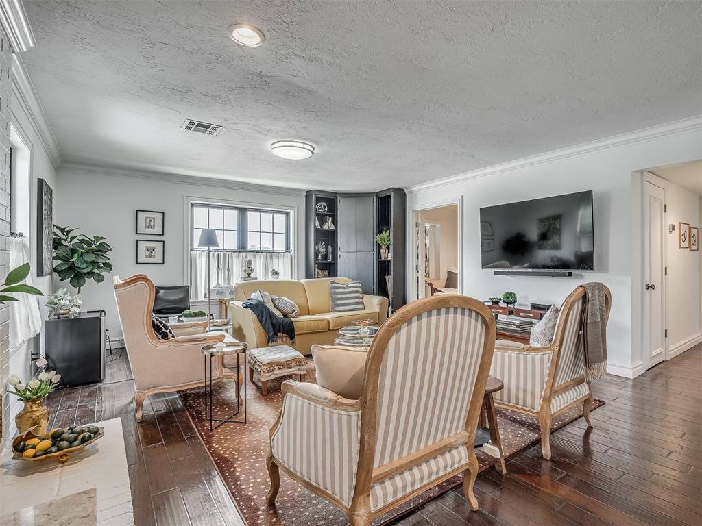 6325 N Villa Avenue Unit: 122