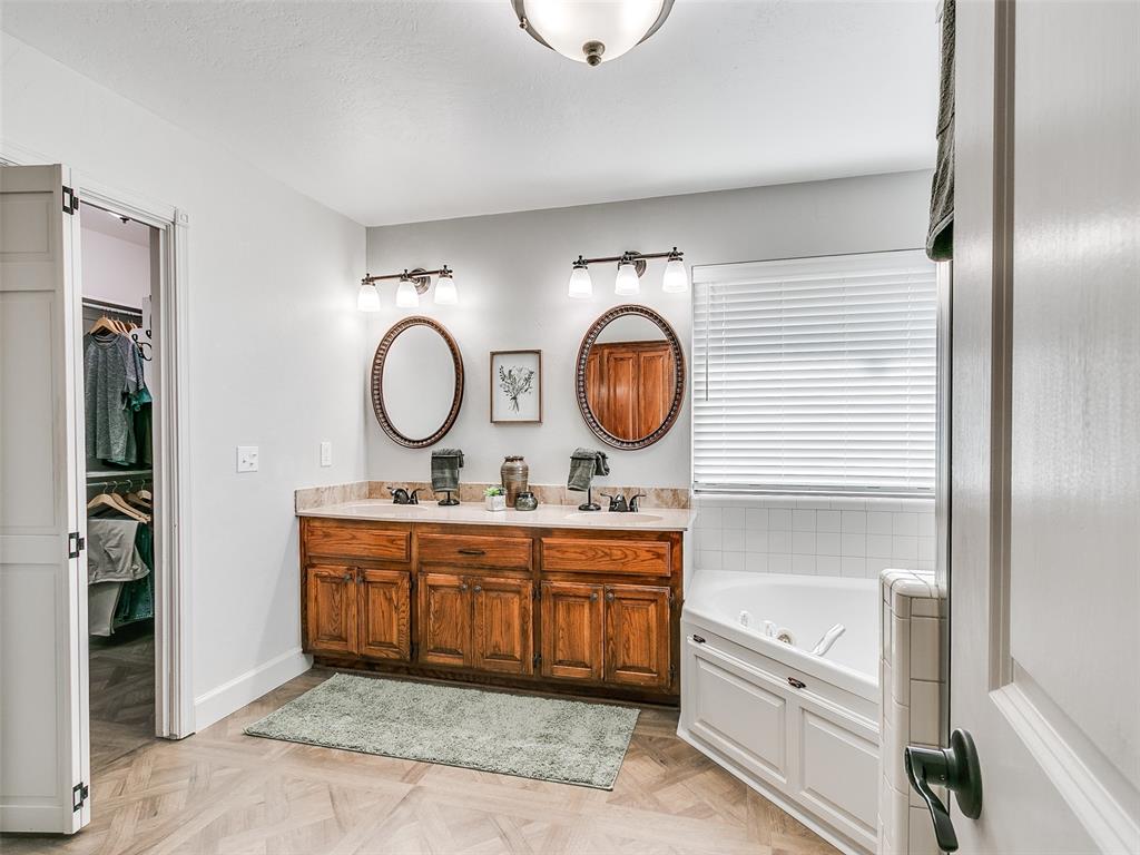 215 NW Candice Drive