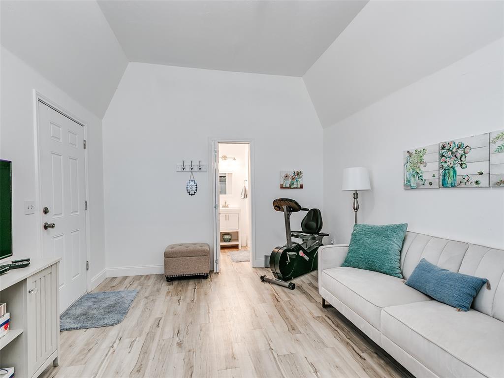 215 NW Candice Drive