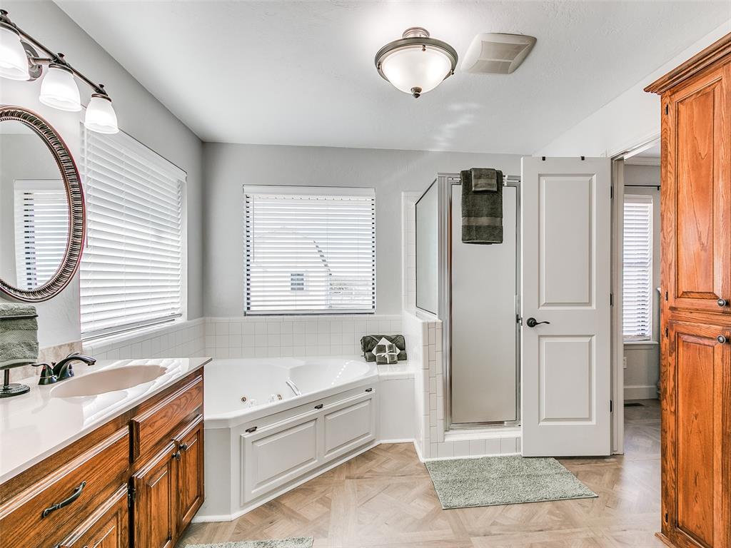 215 NW Candice Drive