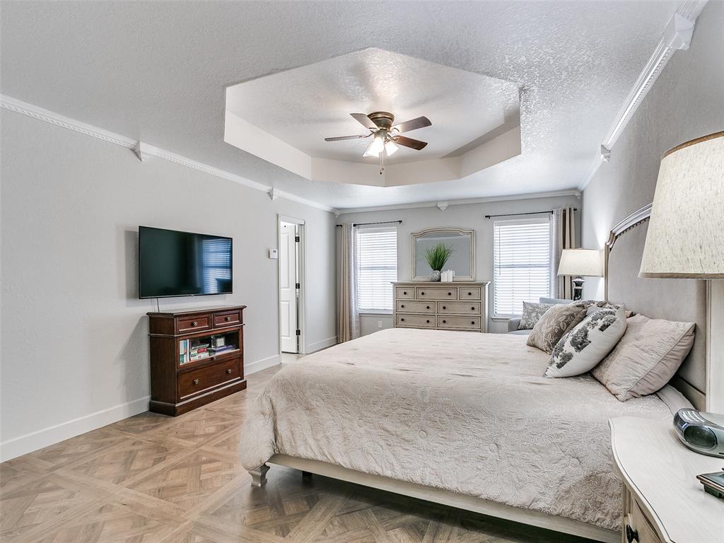 215 NW Candice Drive