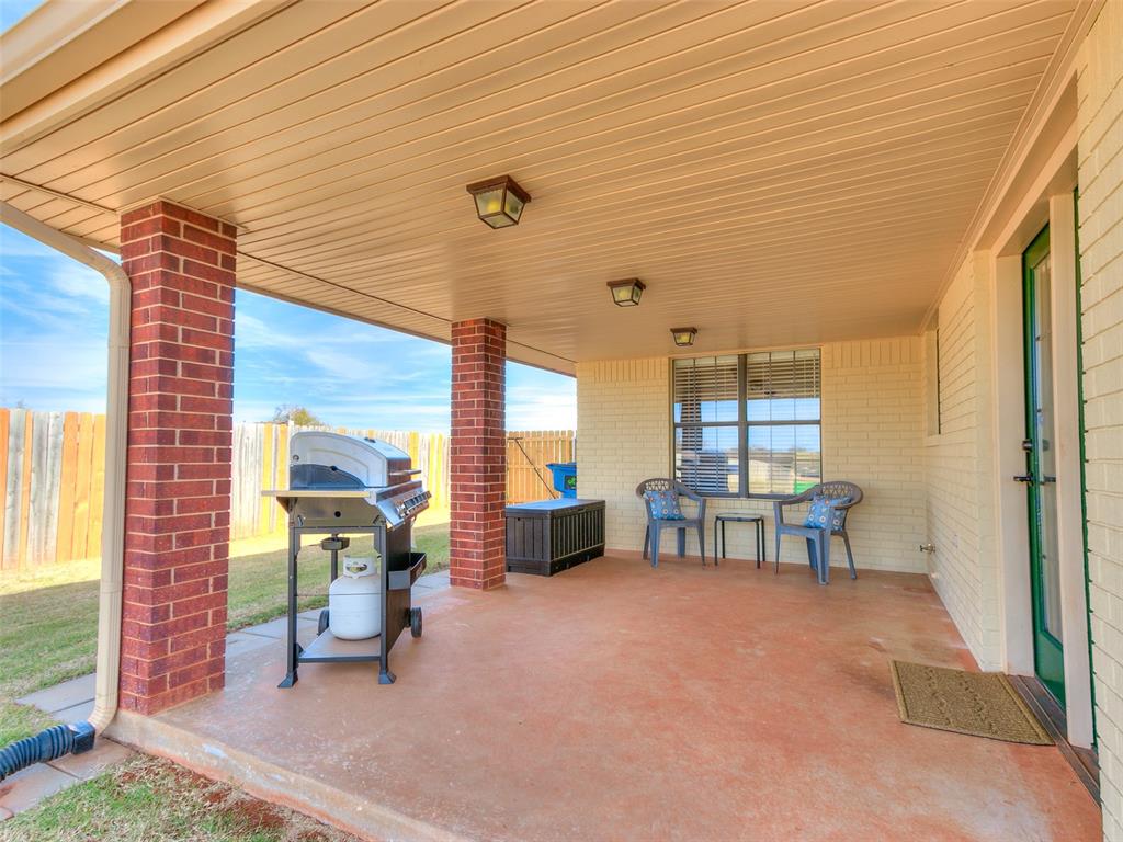 215 NW Candice Drive