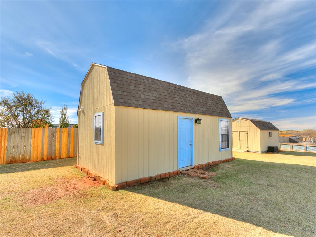 215 NW Candice Drive