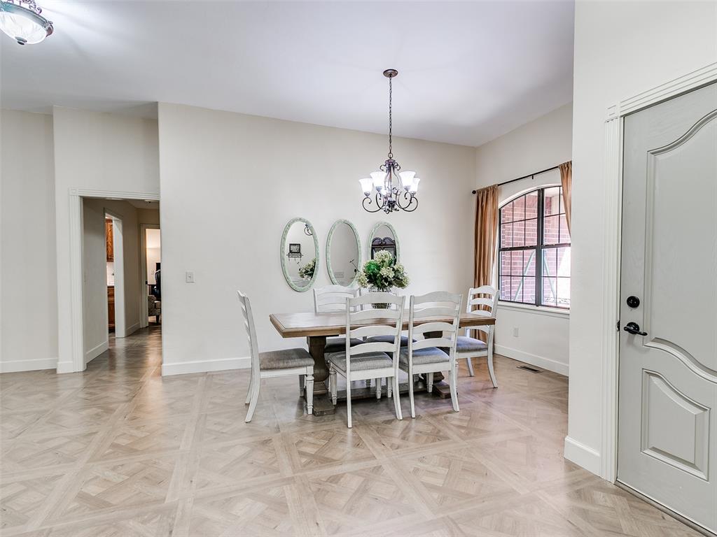 215 NW Candice Drive