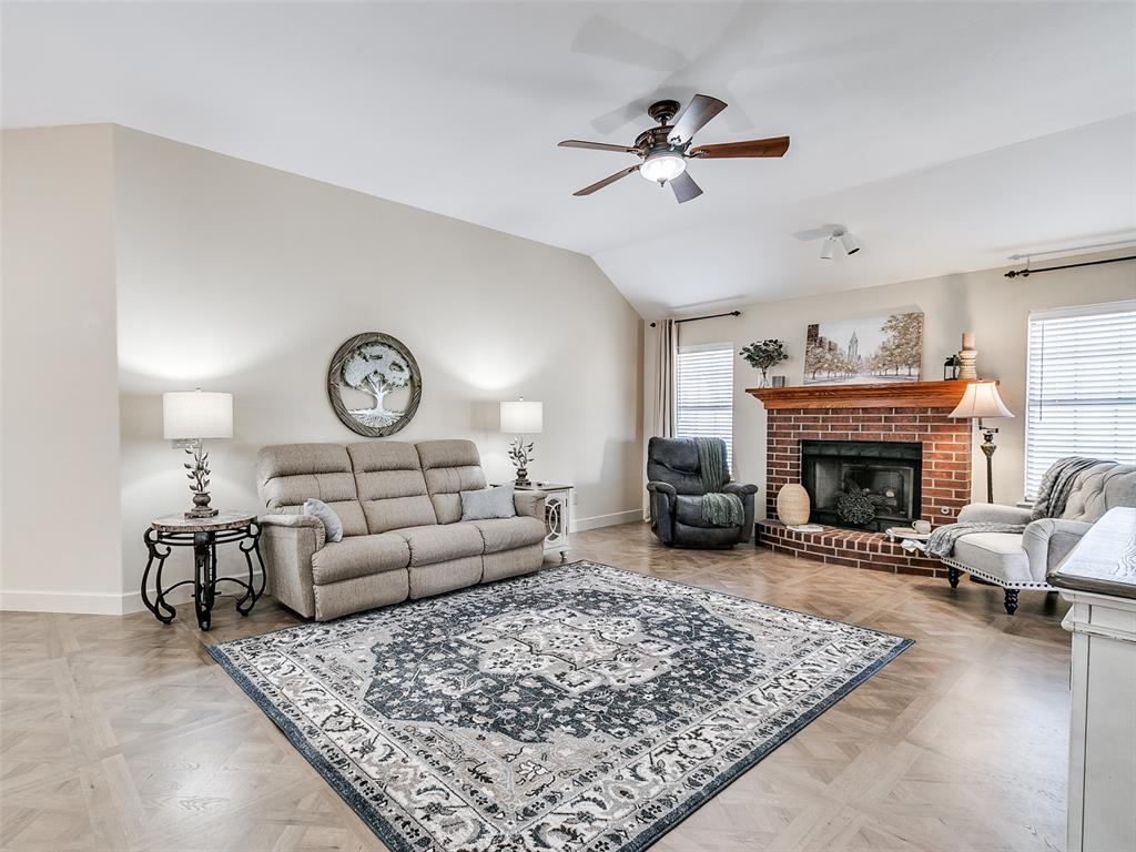 215 NW Candice Drive