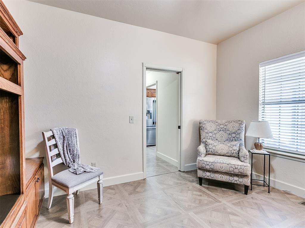 215 NW Candice Drive