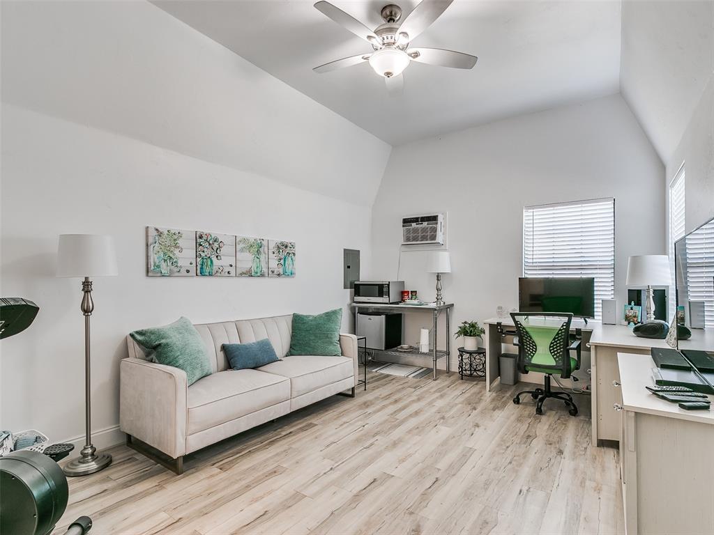 215 NW Candice Drive