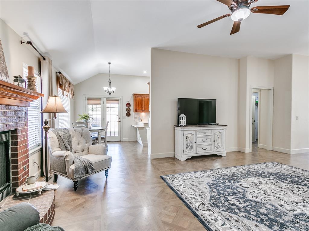 215 NW Candice Drive