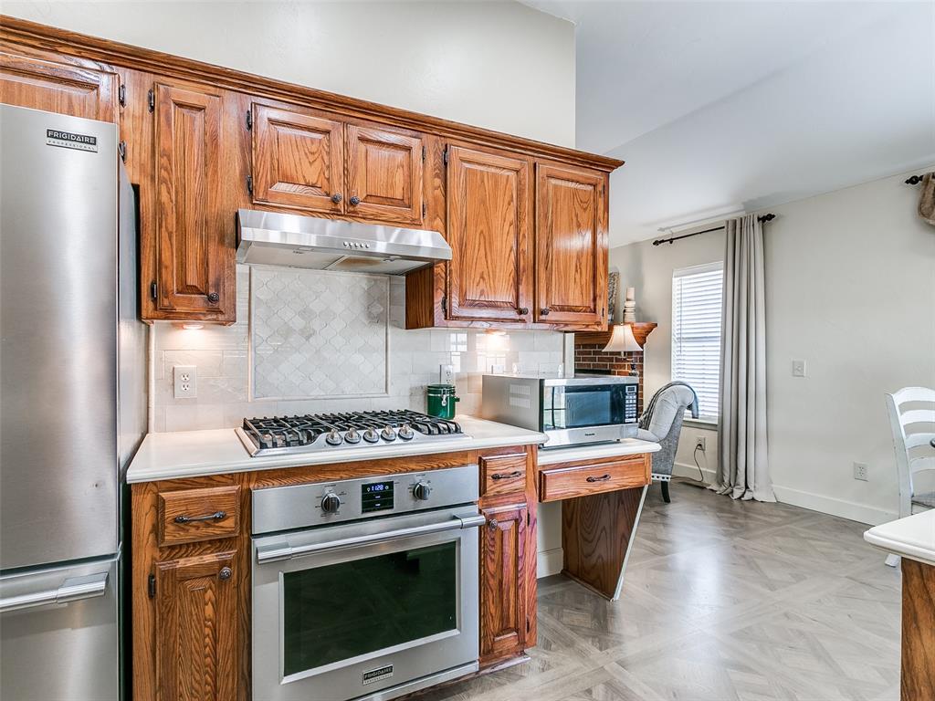 215 NW Candice Drive