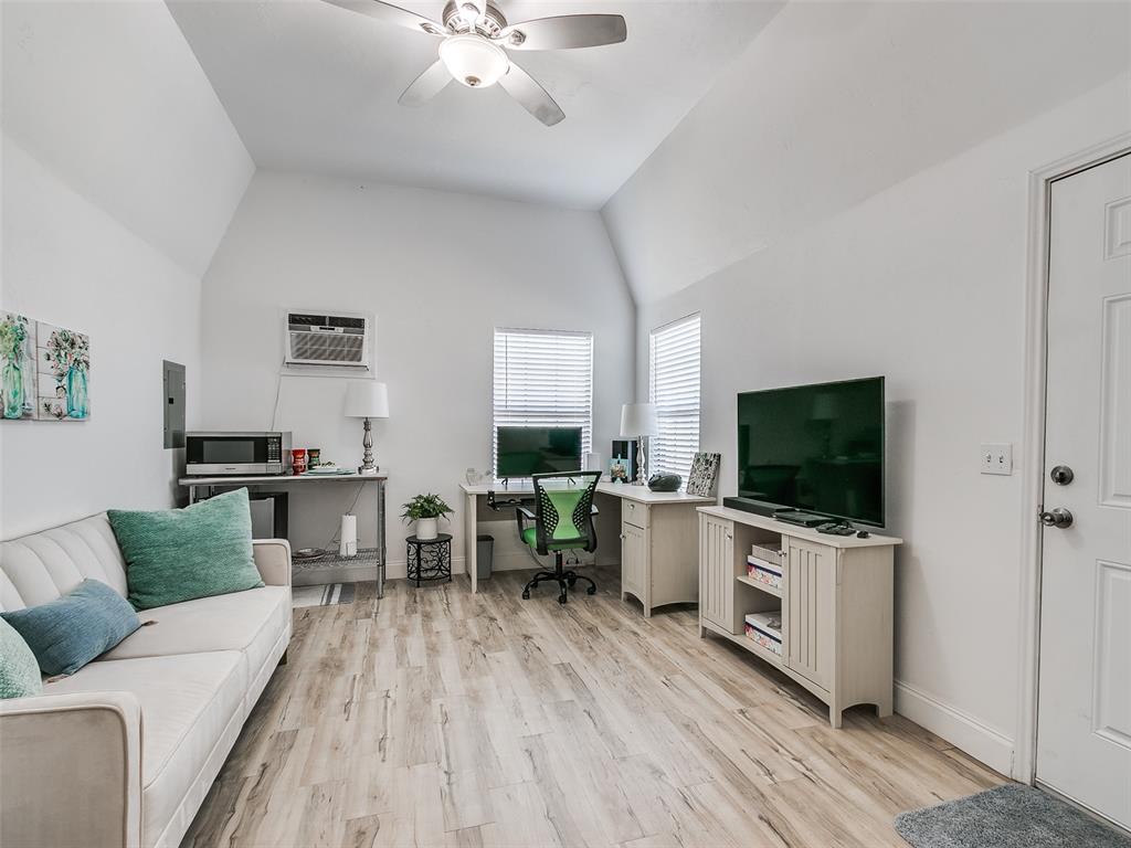 215 NW Candice Drive