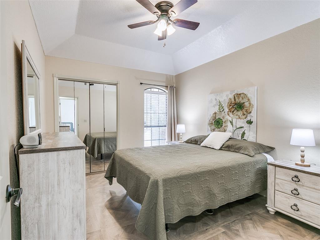 215 NW Candice Drive