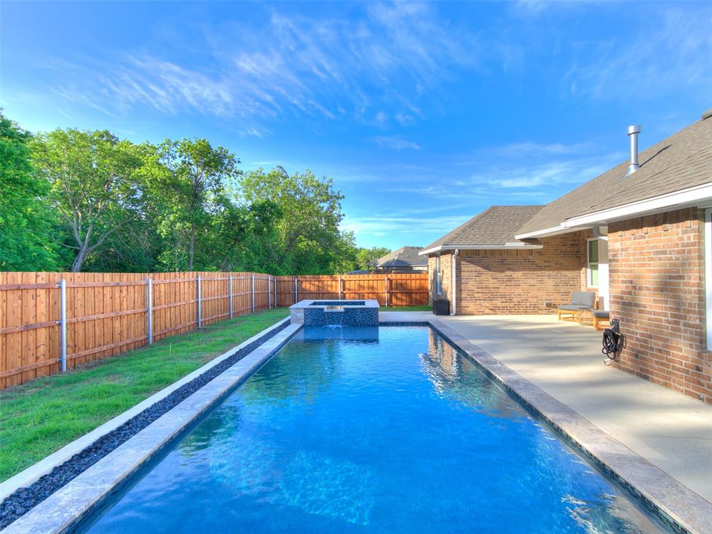 2408 Creek Side Circle