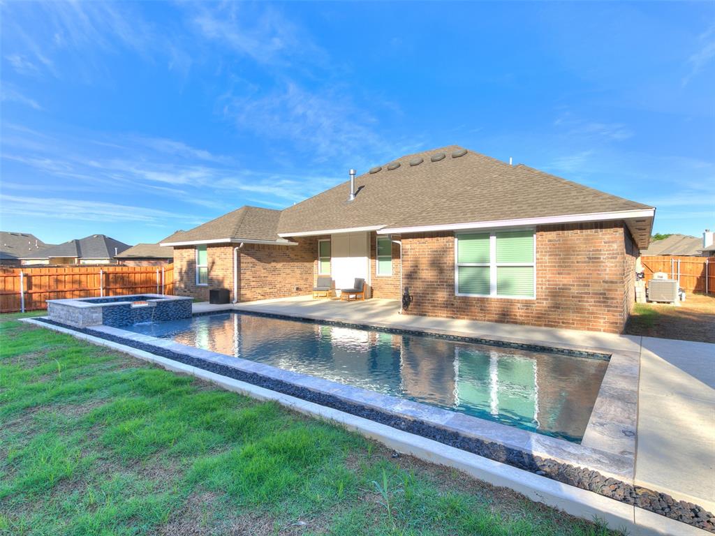 2408 Creek Side Circle