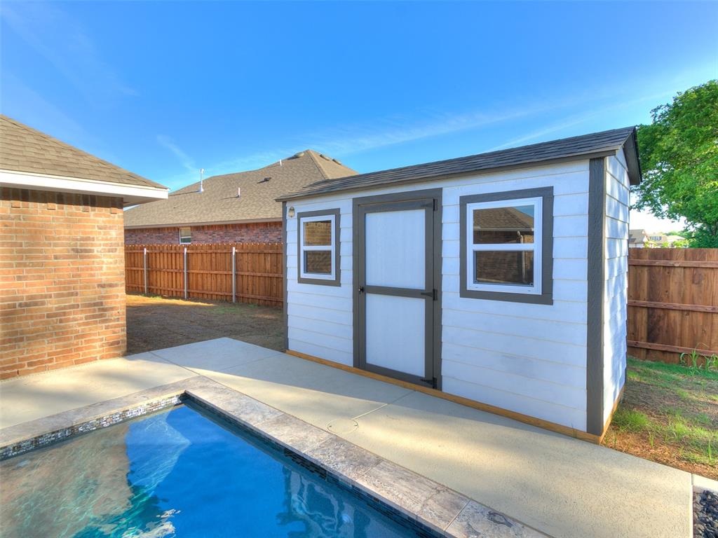 2408 Creek Side Circle