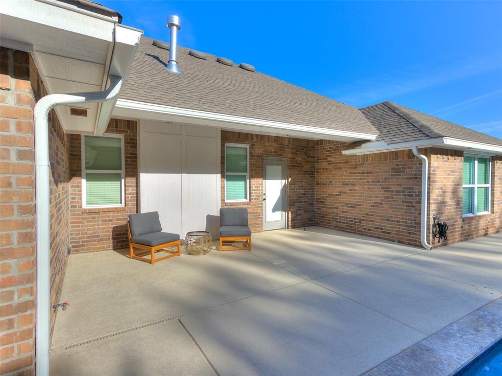 2408 Creek Side Circle