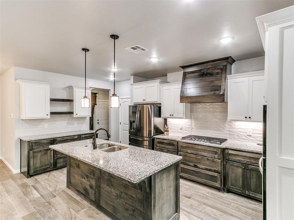 2408 Creek Side Circle