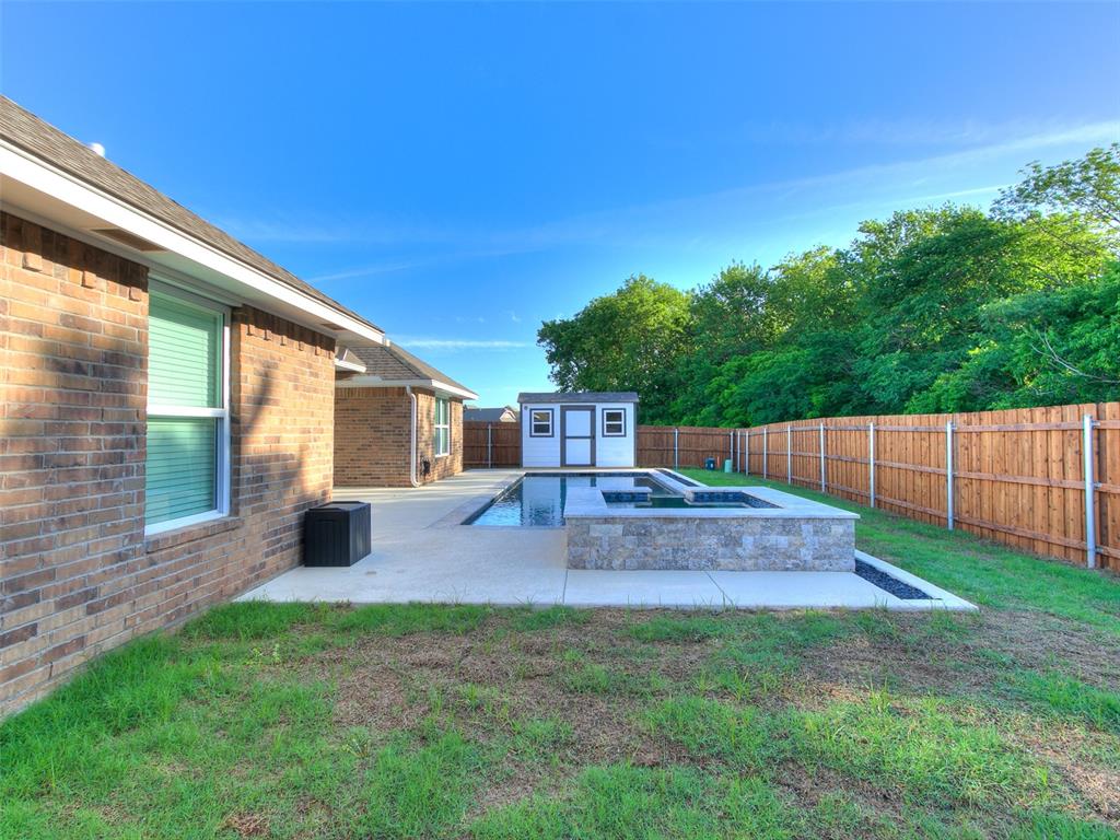 2408 Creek Side Circle