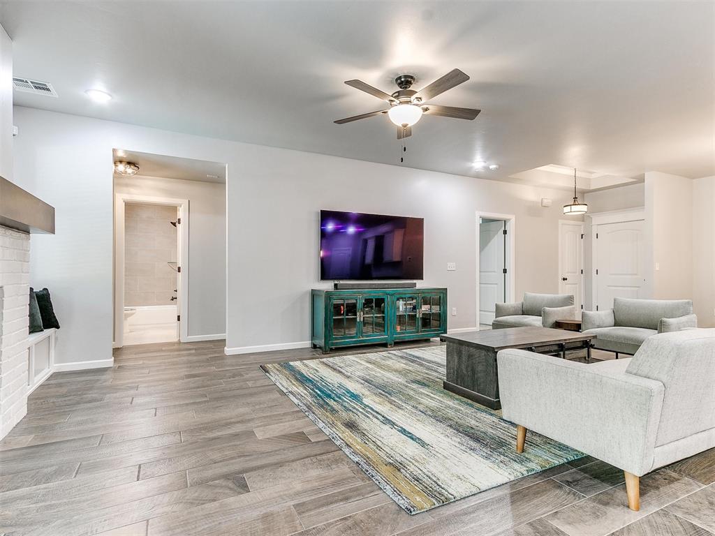 2408 Creek Side Circle