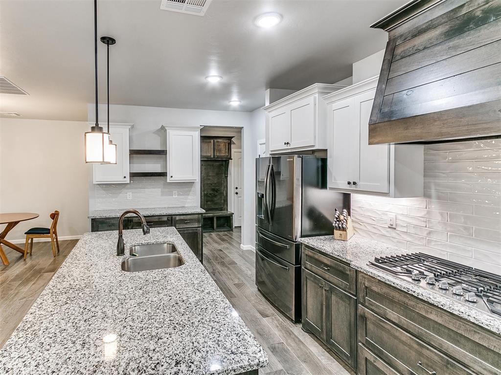 2408 Creek Side Circle