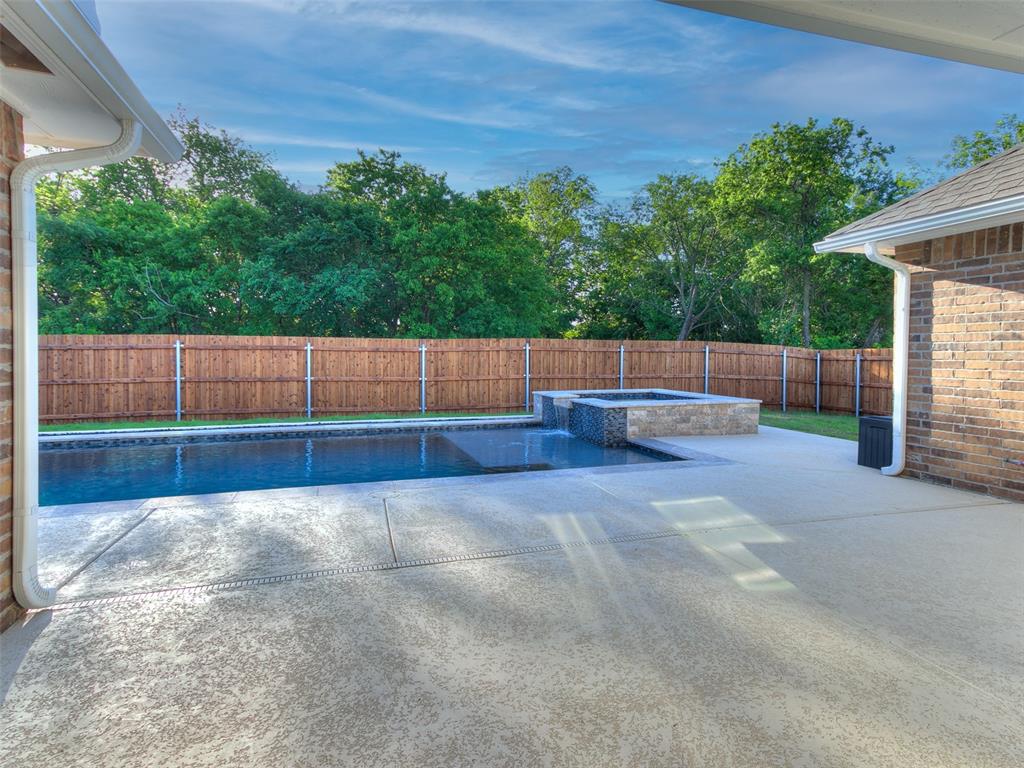 2408 Creek Side Circle