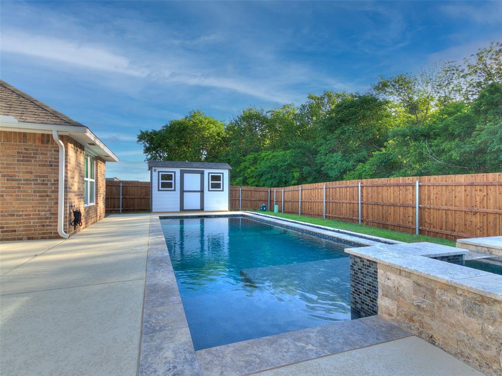 2408 Creek Side Circle