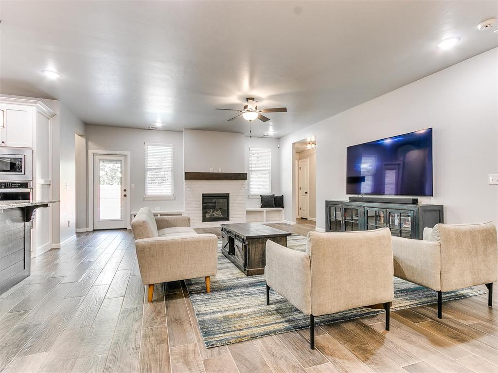 2408 Creek Side Circle