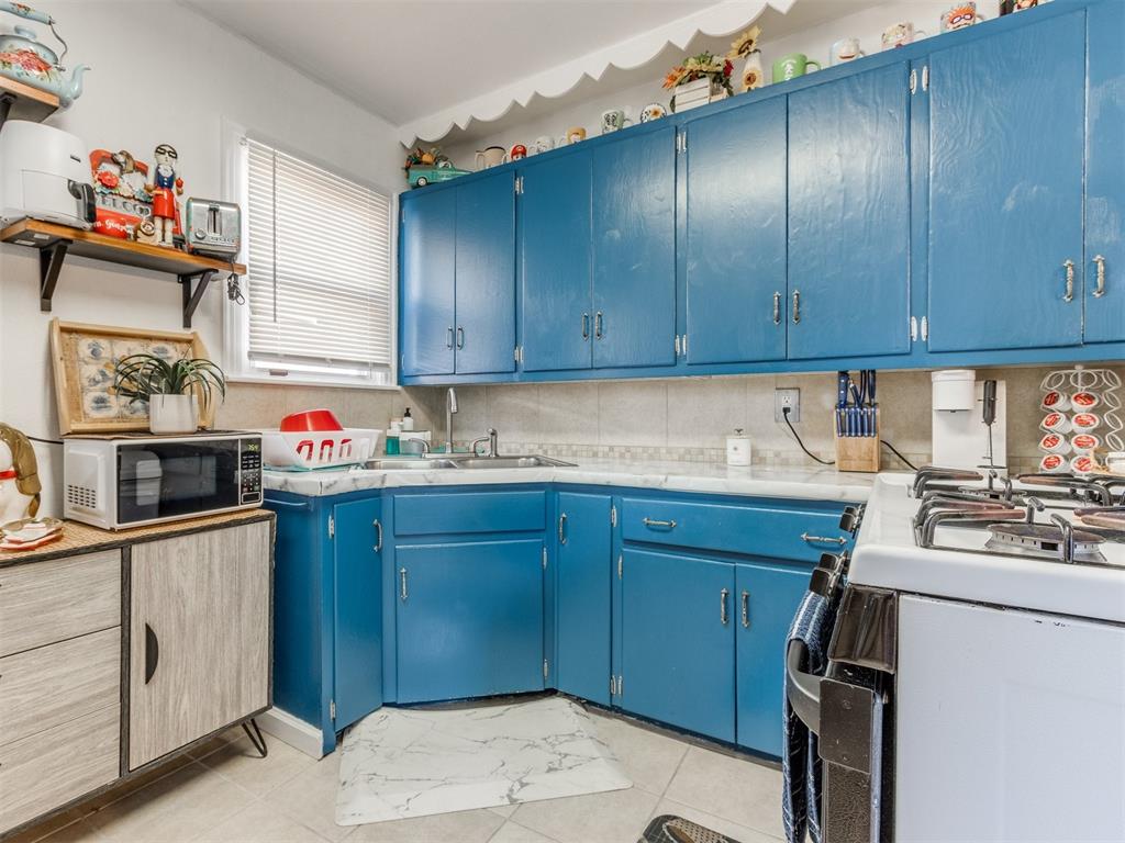 721 SW 48th Street