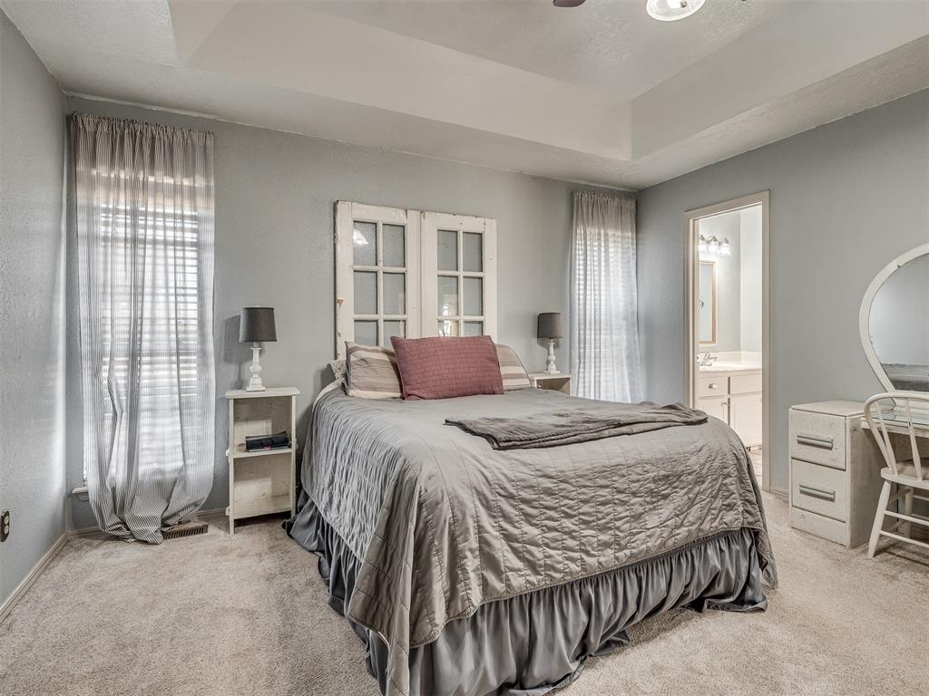 2009 NE Van Buren Avenue