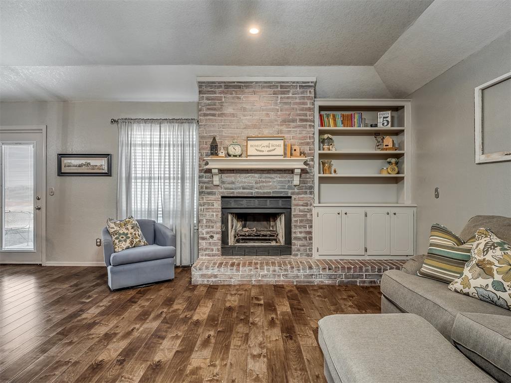 2009 NE Van Buren Avenue