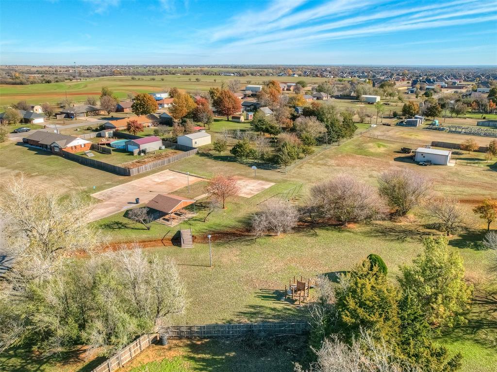 2009 NE Van Buren Avenue